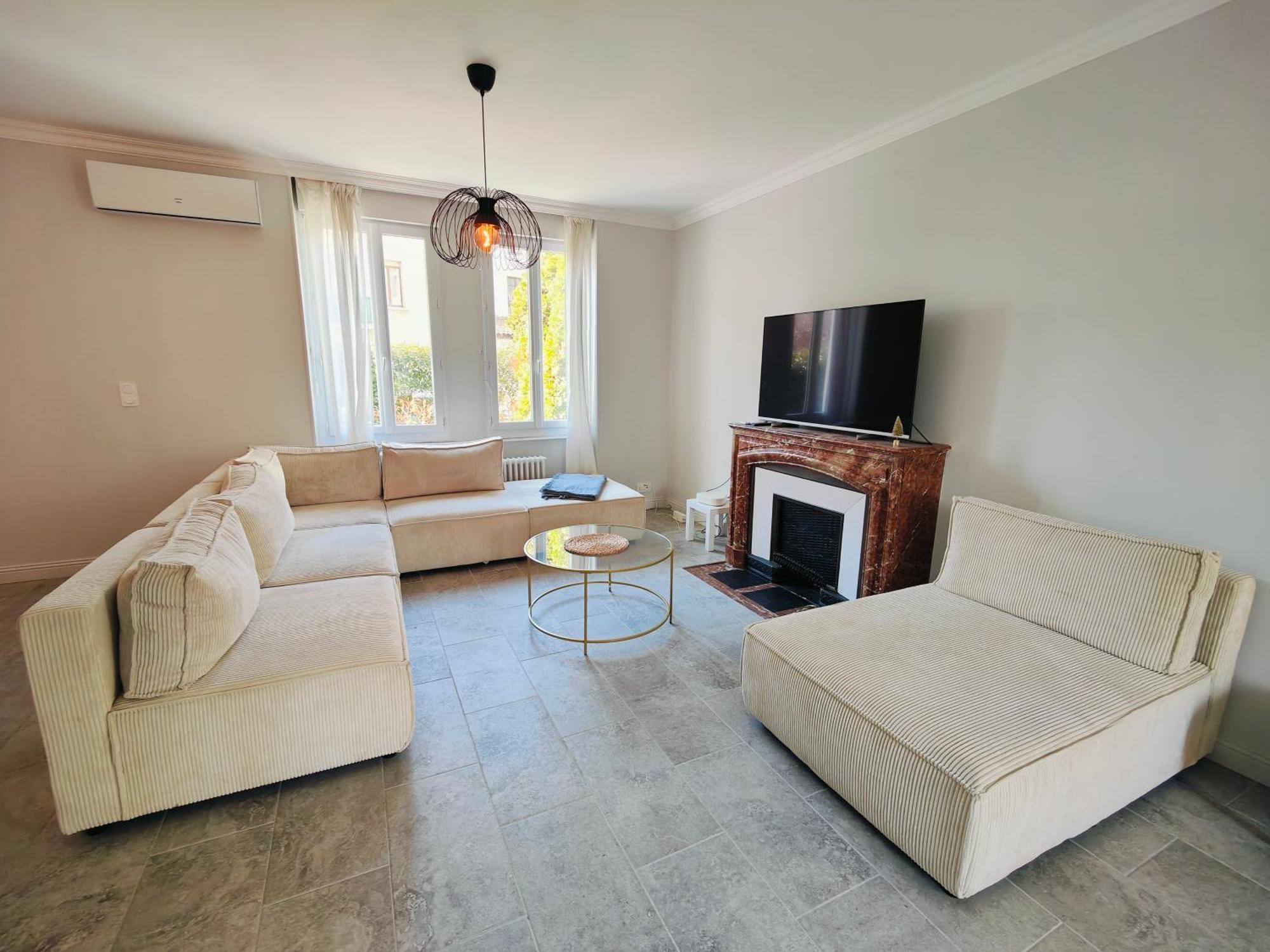 Self-Checkin Town House - Rooms To Rent In A Beautiful Modern Town House - Not A Hotel - Location De Chambres Avec Arrivee En Autonomie - Extra Fee For Sheets And Towels - Private Parking - Check Your Plateform Inbox And Follow Check-In Instructions Saint-Romain-en-Gal Экстерьер фото